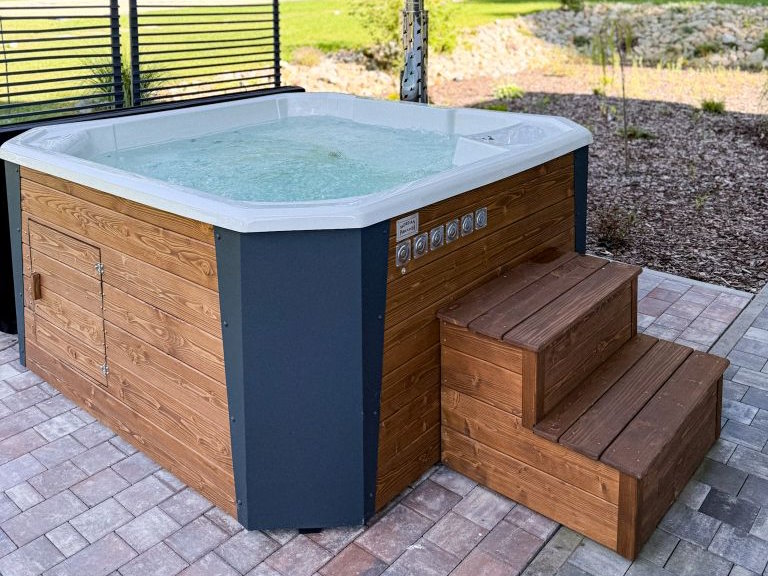 domki-kamieniec-caloroczne-domki-z-jacuzzi-marcyporeba-krakow-jacuzzi-05